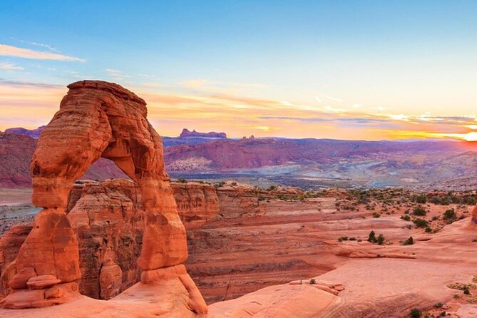 Half Day Arches 4x4 with Delicate Arch Hike - What to Expect from the Tour