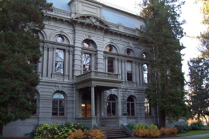 Self guided scavenger hunt: eugene waddle around campus why choose a self guided urban adventure?