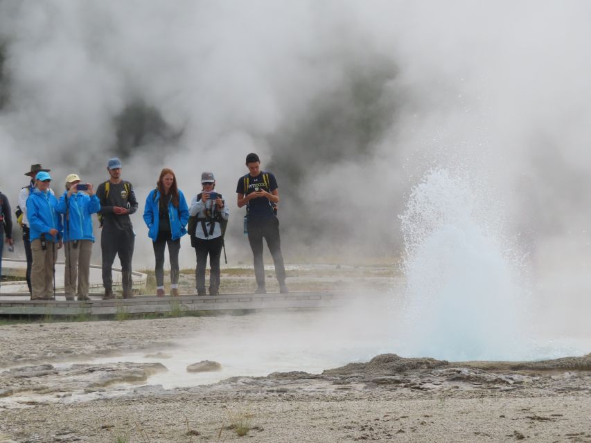Yellowstone: upper geyser basin hike with lunch practicalities: what to expect and how to prepare