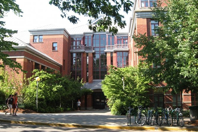 Self-Guided Scavenger Hunt: Eugene Waddle Around Campus - What to Expect During Your Eugene Waddle