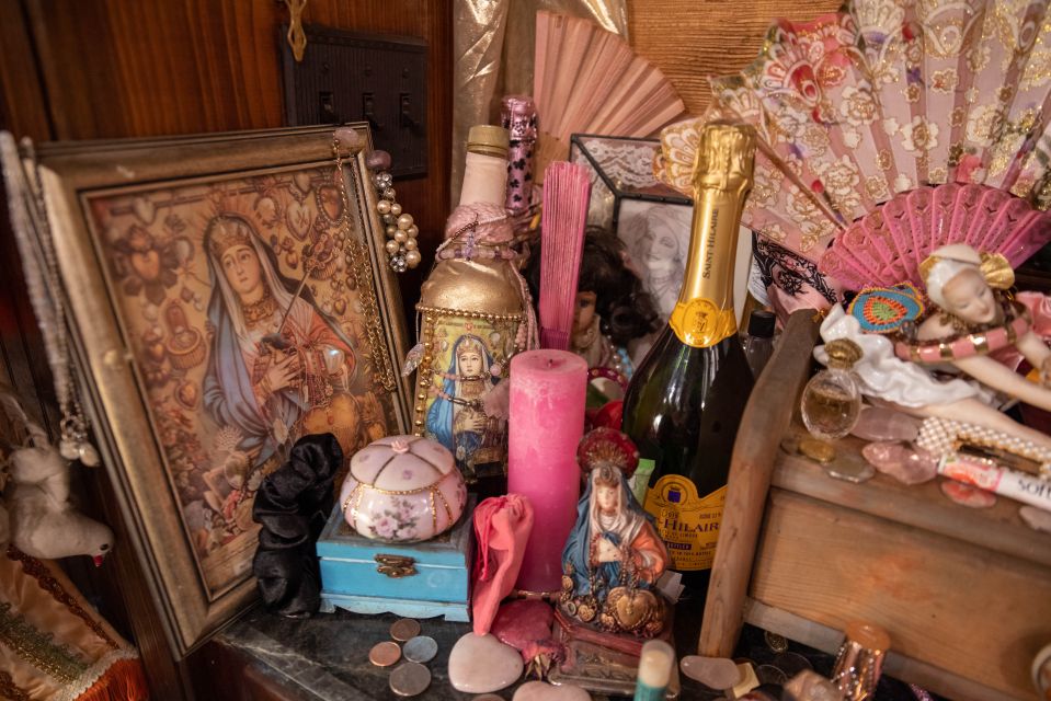 New Orleans: French Quarter, Witches, Voodoo, & Ghost Tour - Authenticity and Entertainment