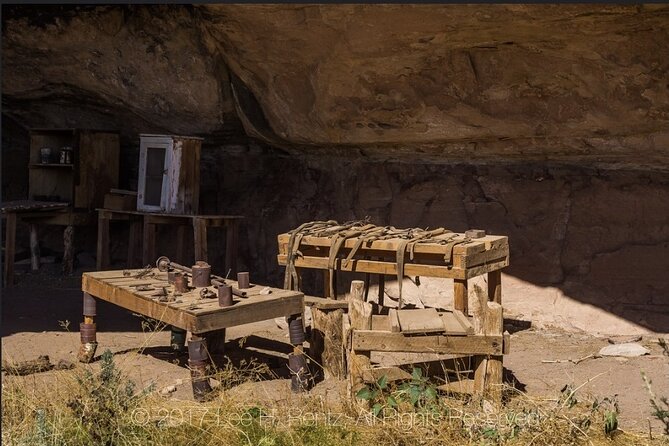 NEW! Canyonlands Needles Chesler Park Hiking Discovery Tour - Practical Details and Logistics