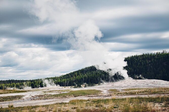 6-Mile Geyser Hiking Tour in Yellowstone with Lunch - Highlights of the Geyser Hiking Experience
