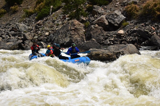 Raft through Gore Canyon- Class V Ultimate Advanced White-Water Rafting - Raft through Gore Canyon: A Look at the Ultimate Class V White-Water Adventure