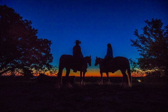 Sunset horseback ride with scenic views what to expect from your waco sunset horseback ride