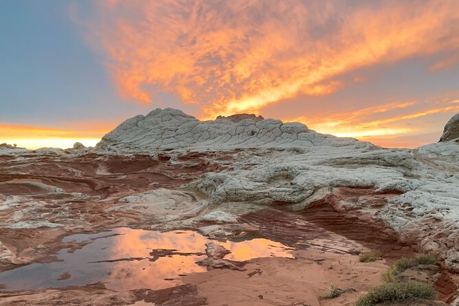 Sunset Off-Road White Pocket Guided Hike Activity - Small Group - Highlights of the White Pocket Sunset Guided Hike