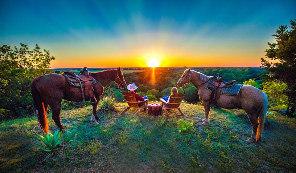 Waco: Sunset Horseback Ride - Highlights of the Sunset Horseback Ride